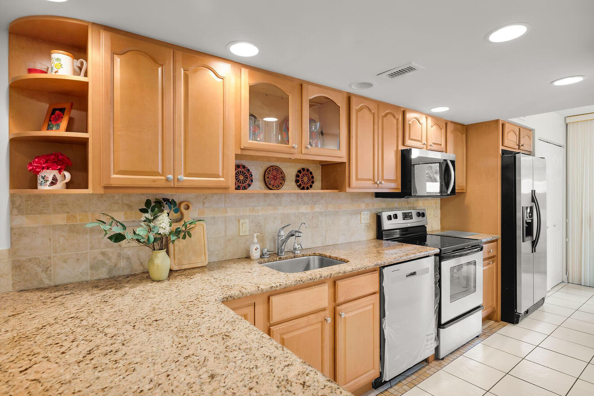 Image 3: virtual-tour-364520-mls-high-res-image-8