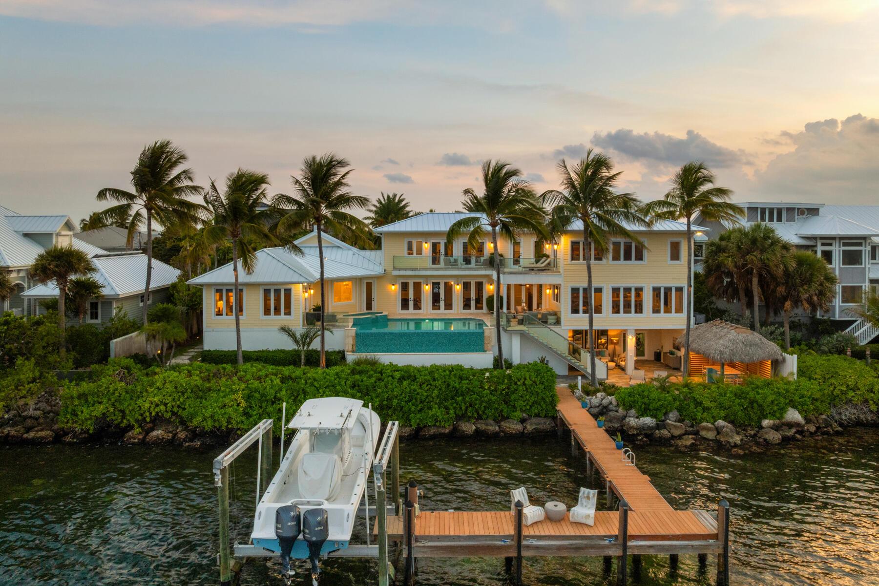 Image 1: Waterfront rear