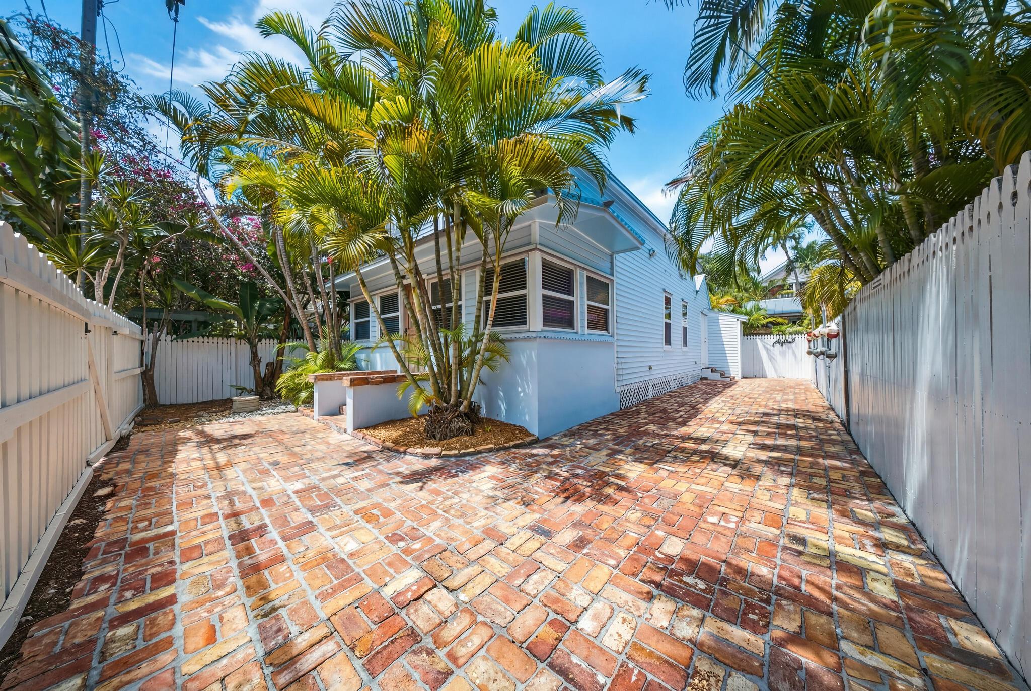 Image 2: 19_KELS_-_1222_FLORIDA_ST_001 (7)