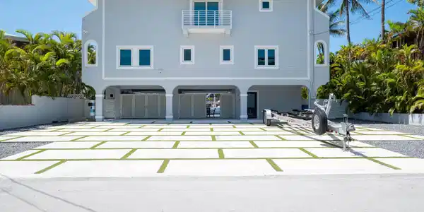 Image 3: LOTS of parking!