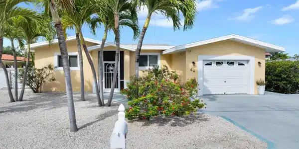 Image 3: Exterior Front