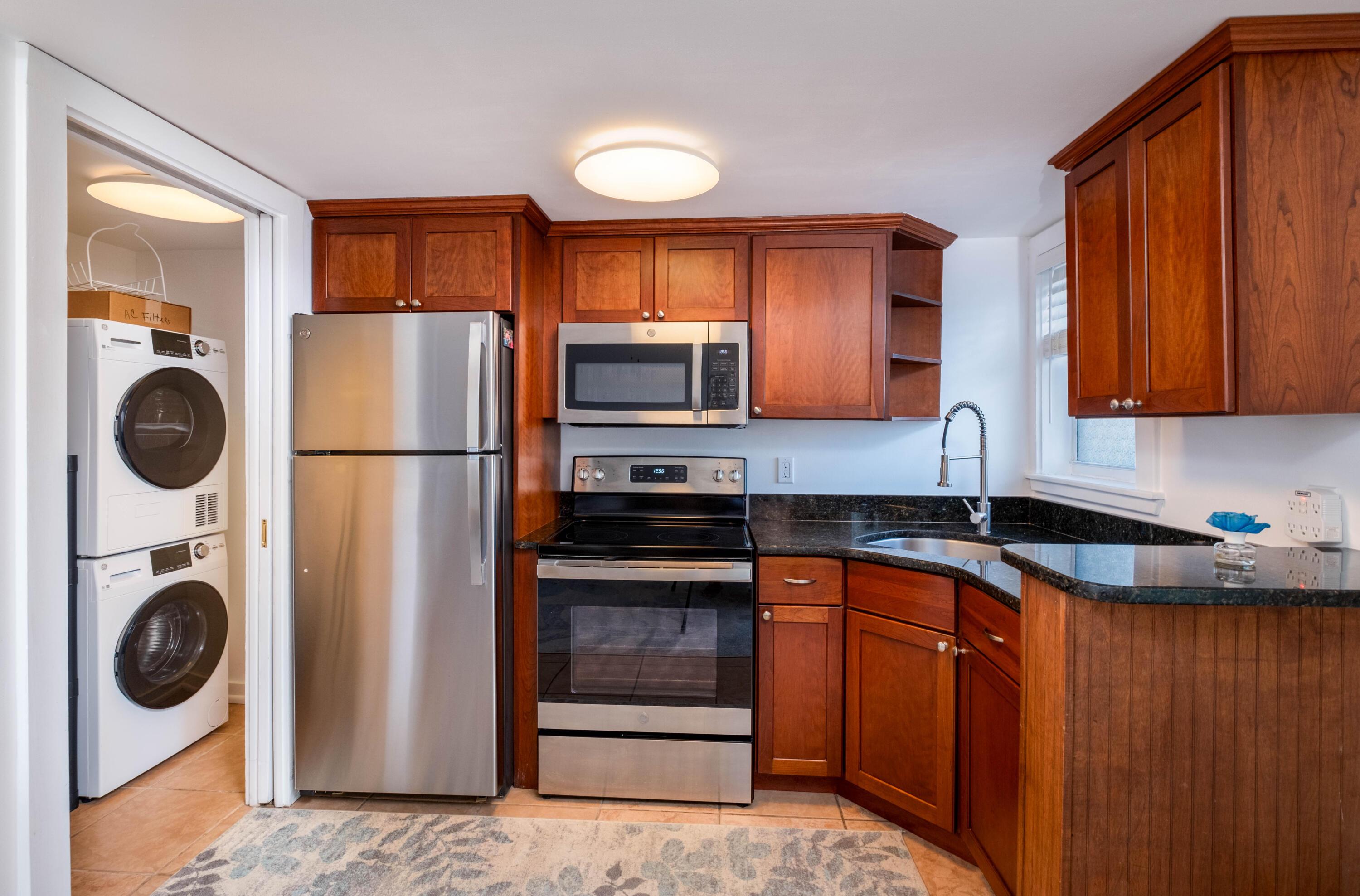 Image 2: 201 Coppitt Rd 104 B