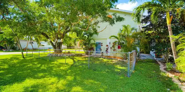 Image 2: 103-web-or-mls-31054 Ave J - 100