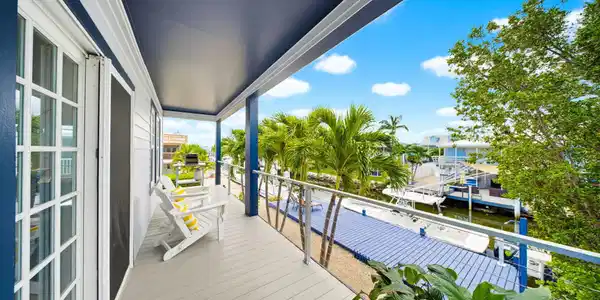 Image 3: Deck