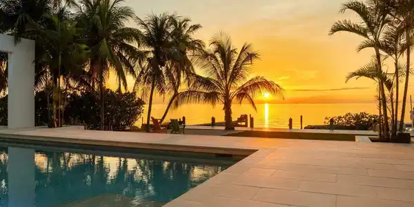 Image 3: Sunset views from pool