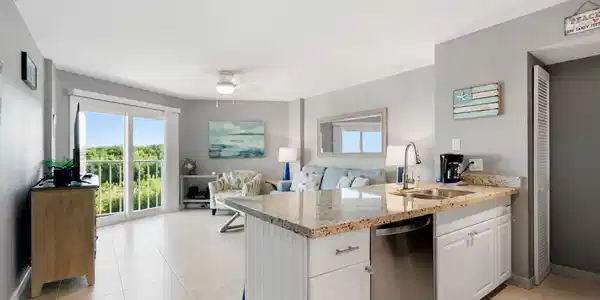 Image 4: Nice Tile Floors