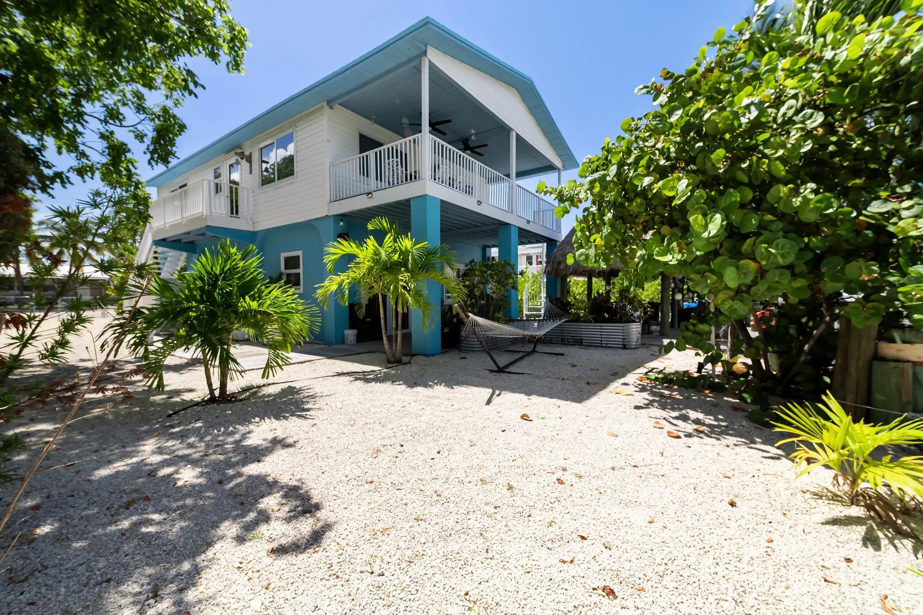 Image 1: Marathon_305_50TH_Ocean_Exterior_1311