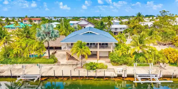 1044 Lagoon Drive