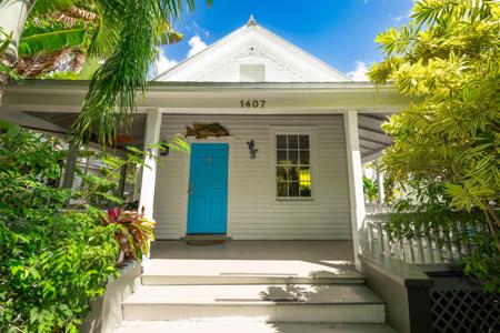 1407 Petronia Street