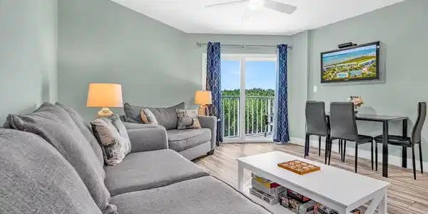 Image 4: Ocean Pointe