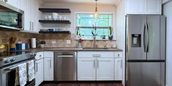 Image 2: Kitchen