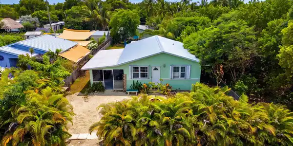 Image 2: 43-web-or-mls-30354 Palm Dr - 044