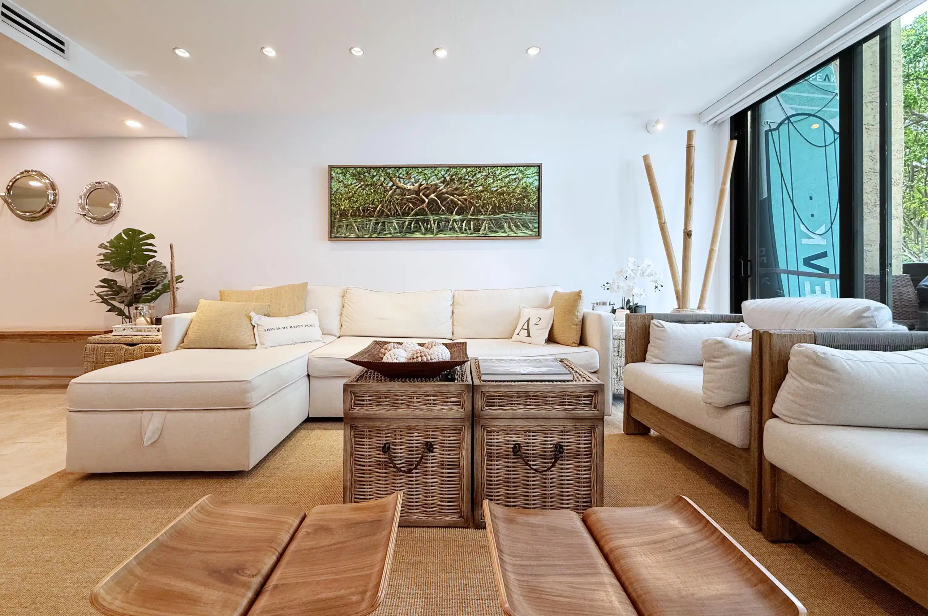 Image 1: Living Room