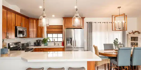 Image 3: KITCHEN AREA