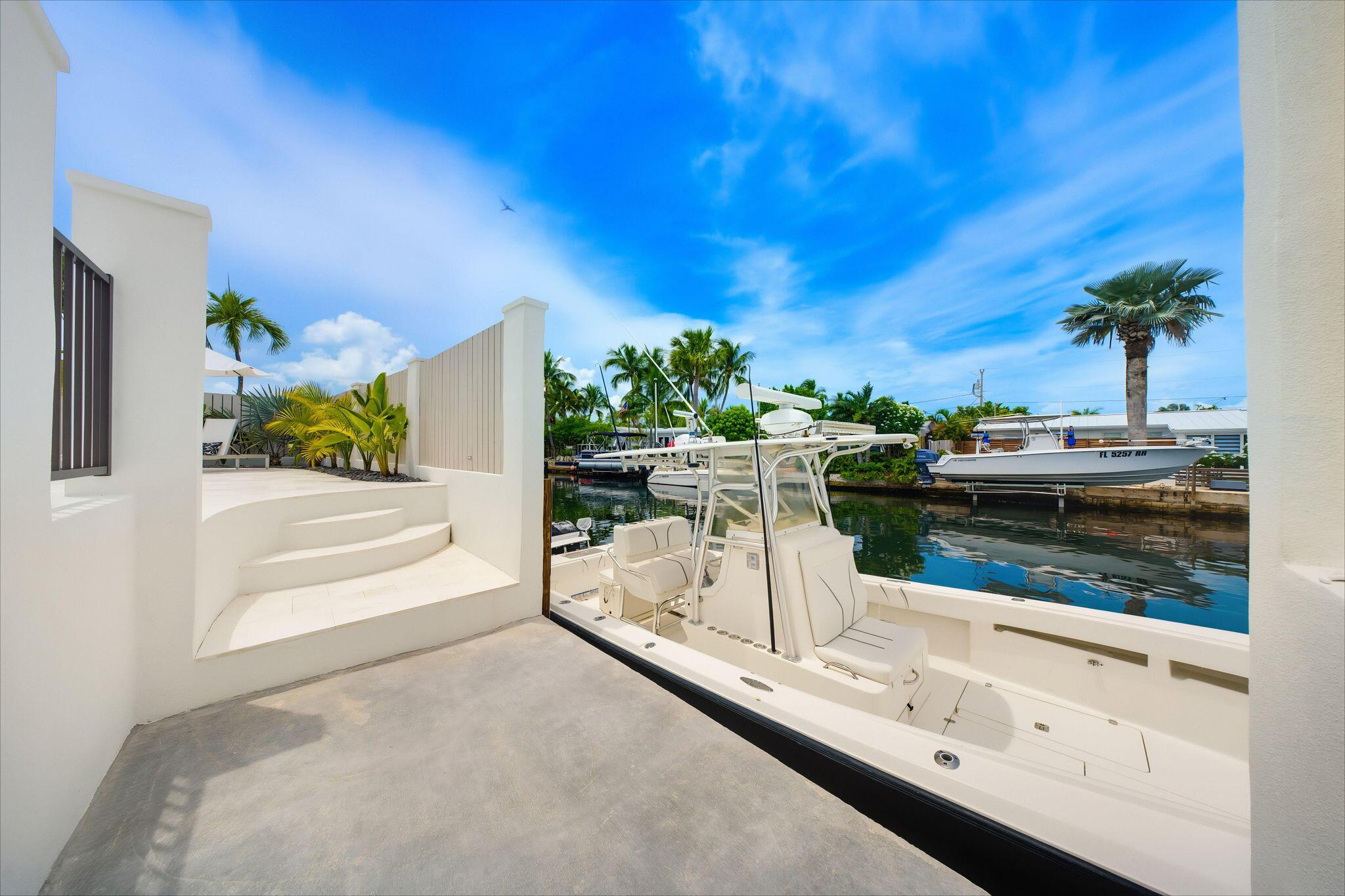 Image 3: Concrete Seawall