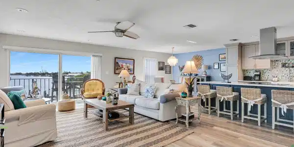 Image 3: virtual-tour-365105-mls-high-res-image-2