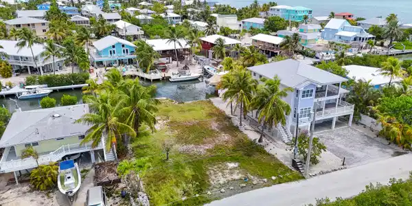 Image 4: 003-28525JollyRogerDrive-SummerlandKey-F