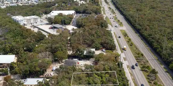 Image 4: lot4
