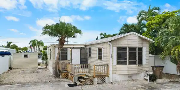 Image 2: Front Exterior & Driveway
