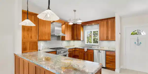 Image 3: Kitchen