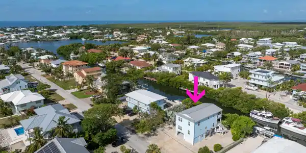 211 S Anglers Drive