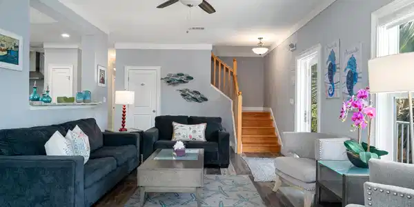 Image 3: Living room