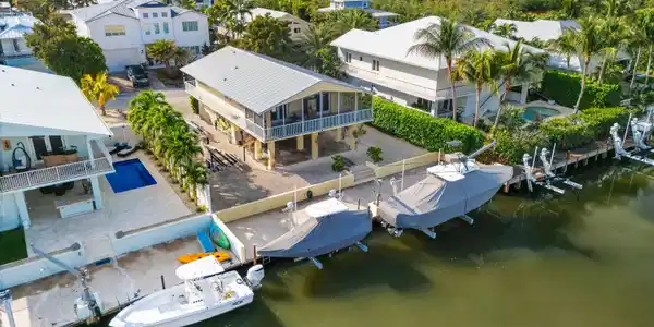 Image 4: 70' Dock