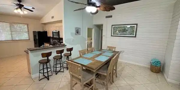 Image 3: dining