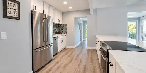 Image 3: Kitchen