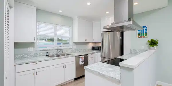 Image 3: Kitchen