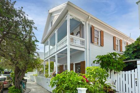 326 William Street