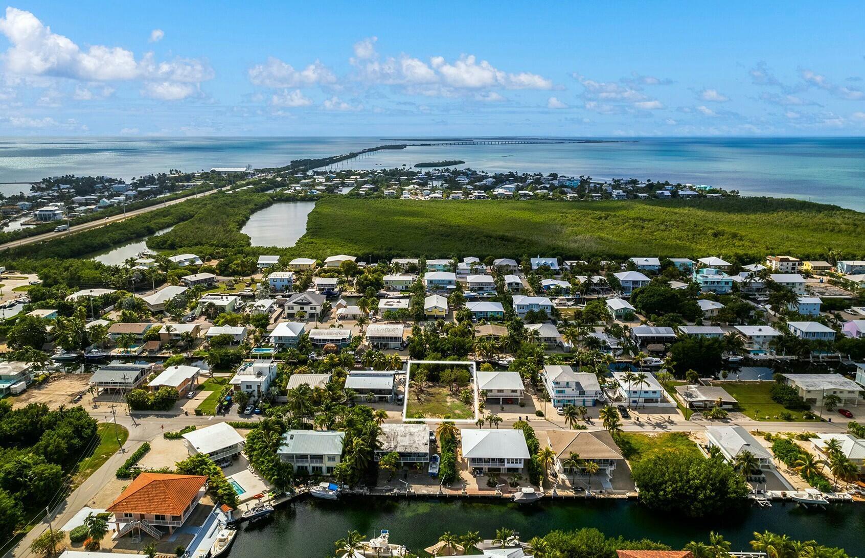 Image 3: 142 Gulfview Drive