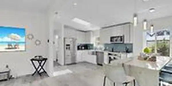 Image 3: Beautiful Kitchen