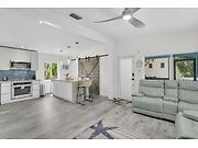 Image 4: Kitchen Living Room Area