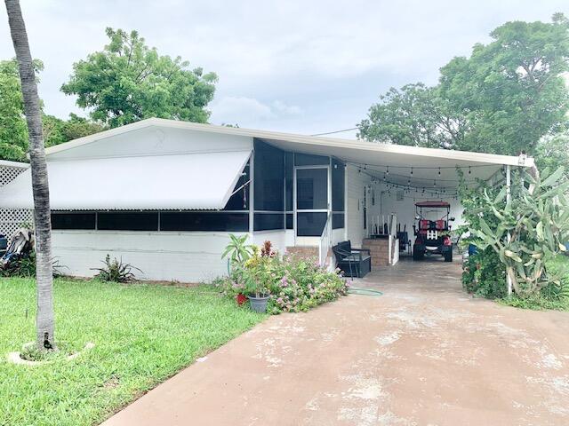 Image 1: FRONT OF HOUSE