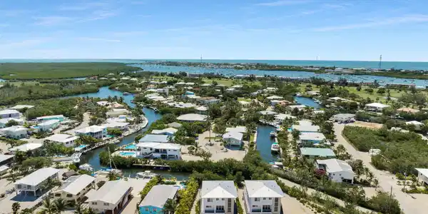 Image 4: Aerial 2