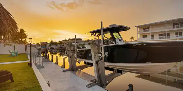 Image 4: Boat lift
