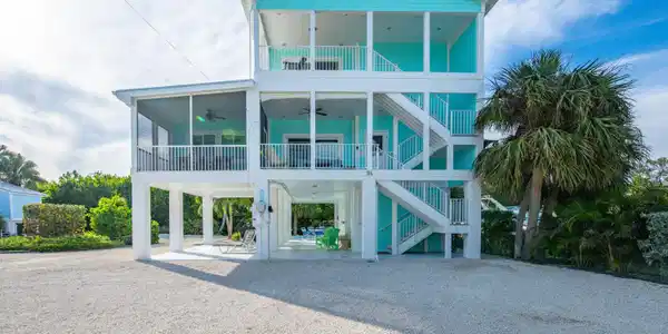 Image 2: Recently Built 1,978 foot home