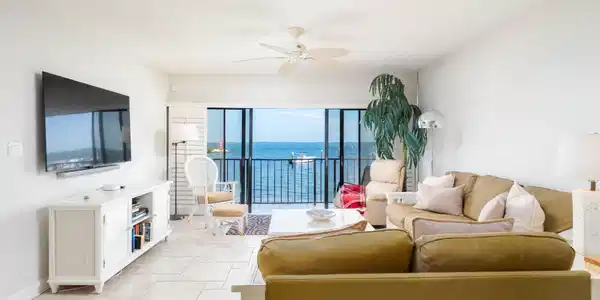 Image 2: Beautiful open bay views!