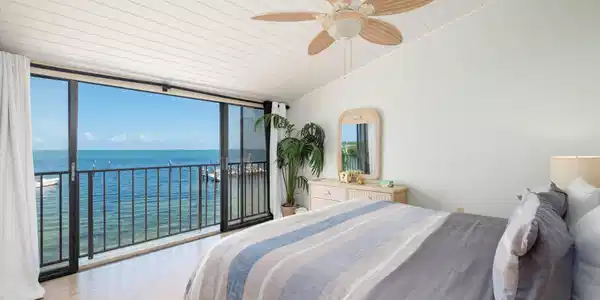 Image 3: Wake up to THIS VIEW