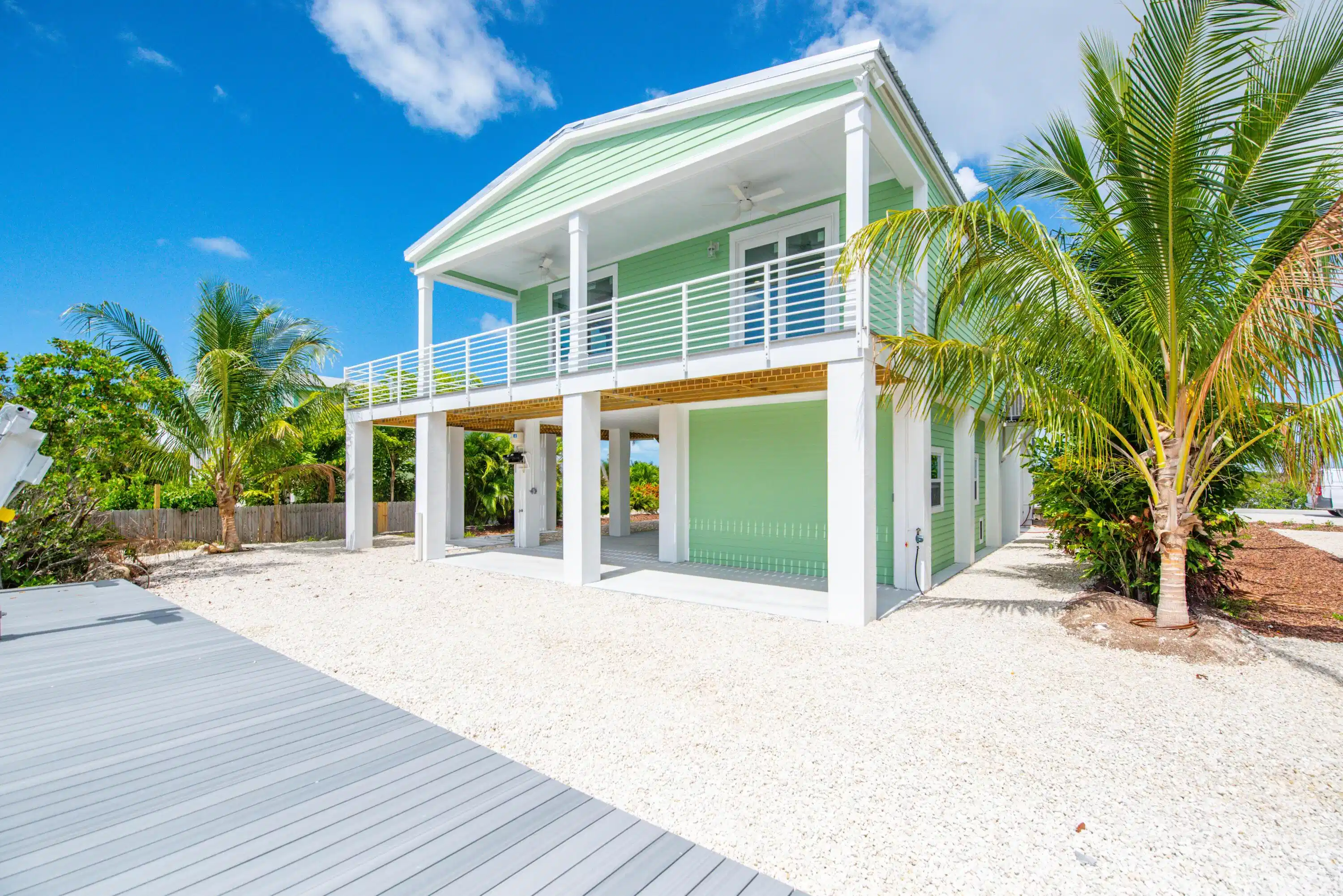 Image 1: 025-335PiratesRoad-SummerlandKey-FL-3304