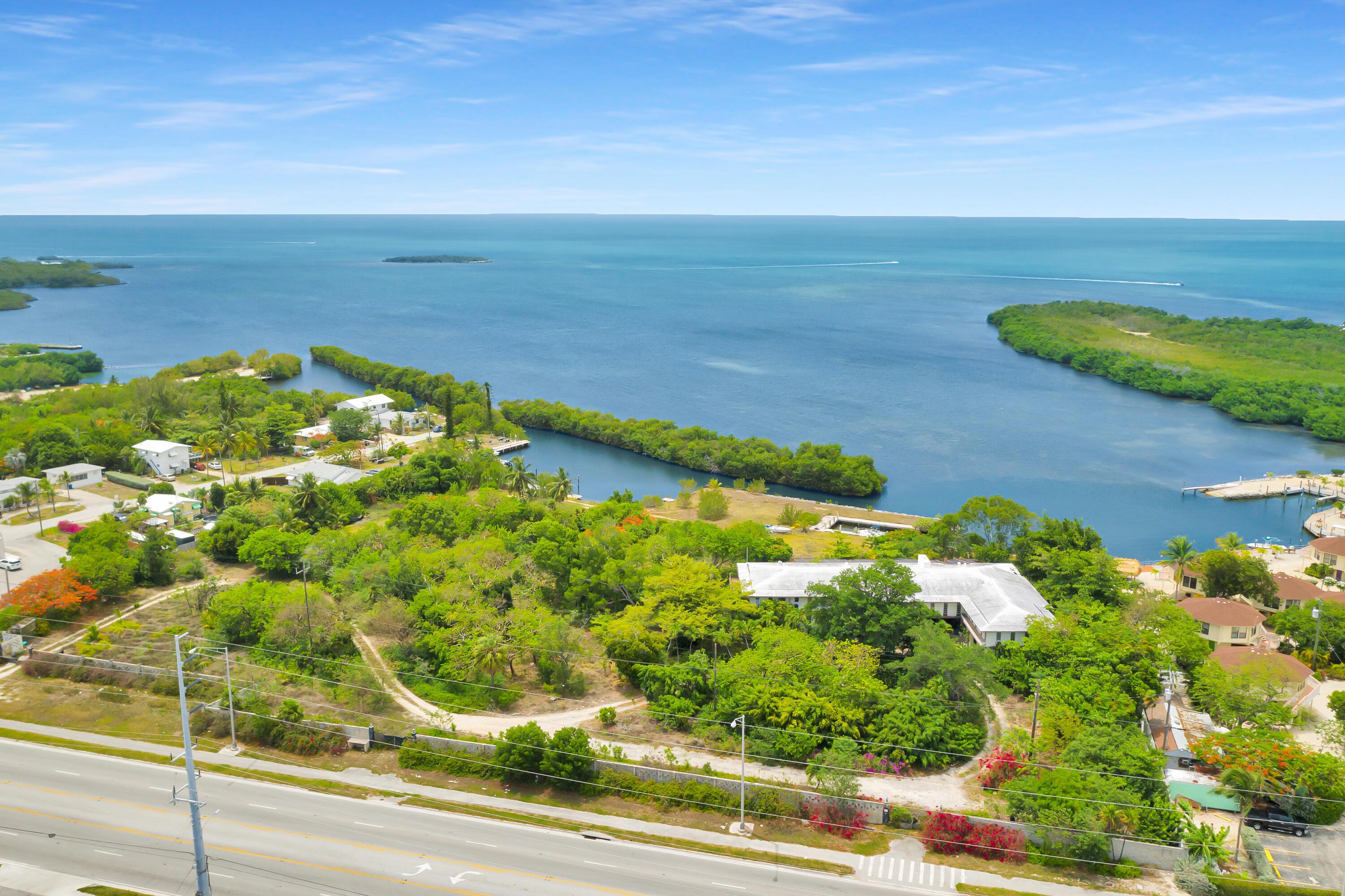 Image 3: 6500-6600 Overseas Highway