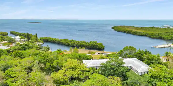Image 4: 6500-6600 Overseas Highway