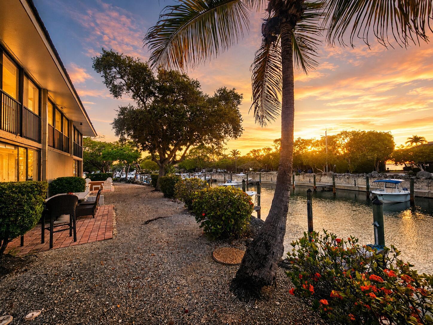 Image 2: Beautiful view from your back yard