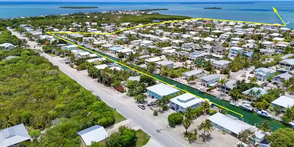 Image 3: 035-766WShore-SummerlandKey-boat path