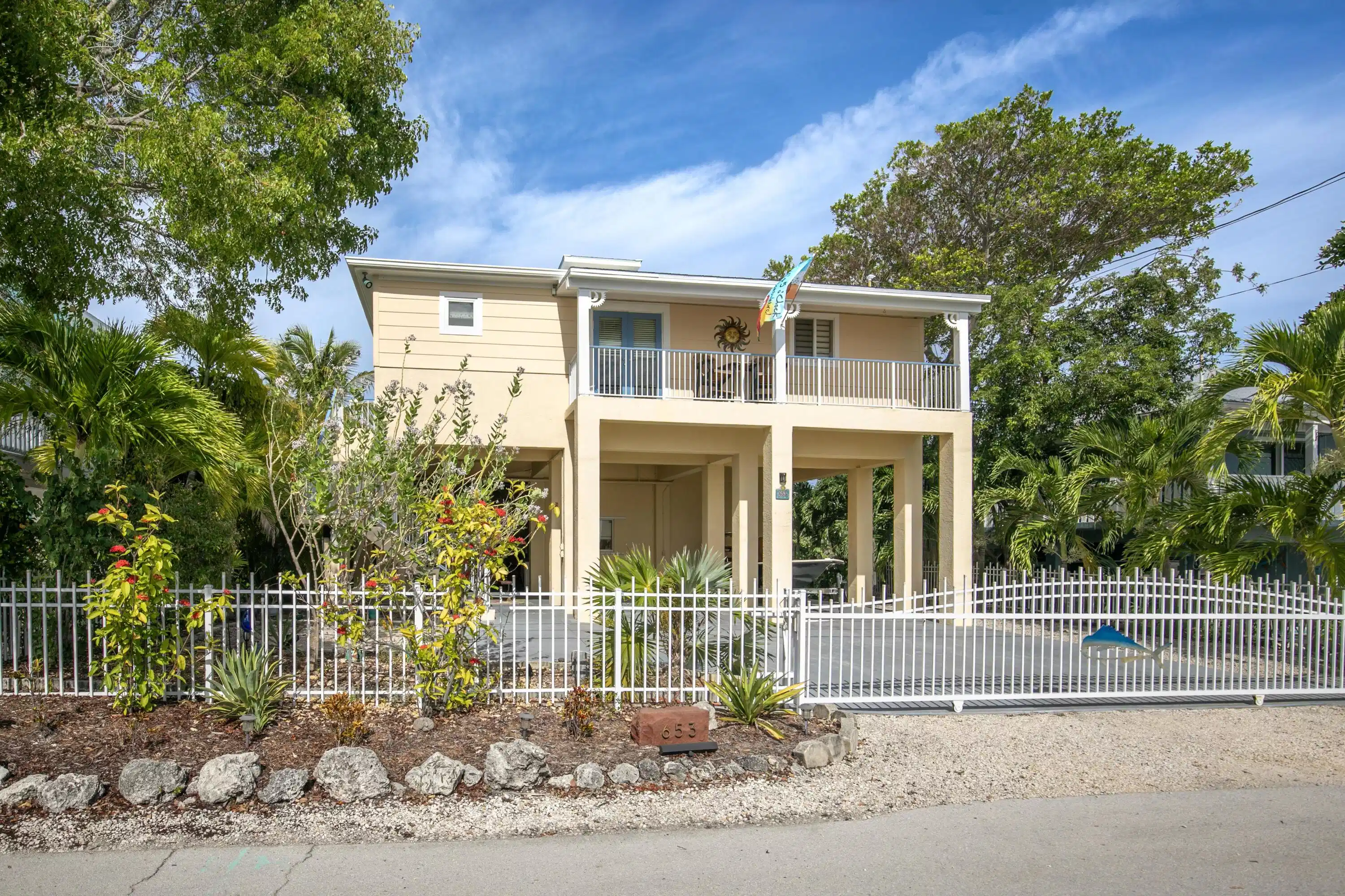 Image 1: 653 Indies Road