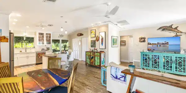 Image 4: open living