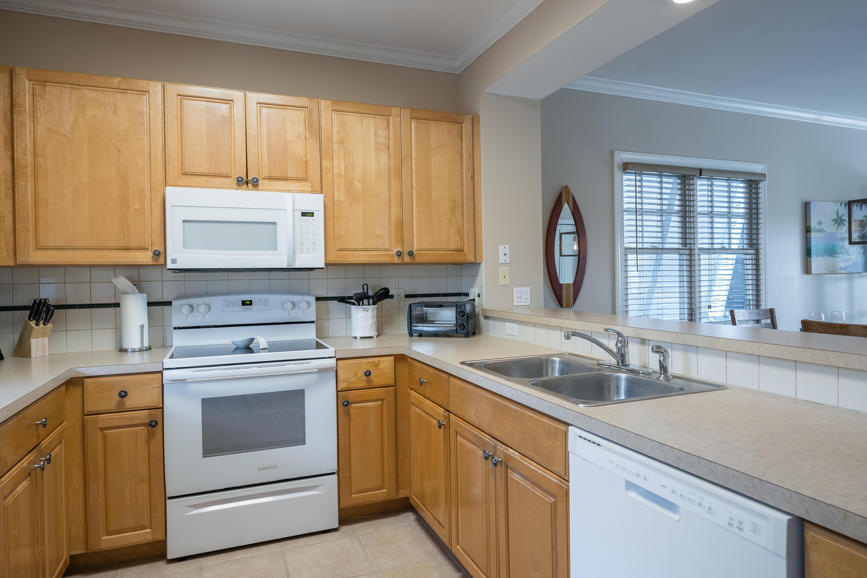 Image 4: Kitchen