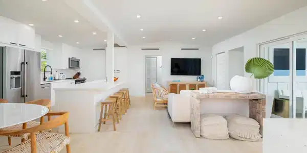 Image 4: Open floor plan