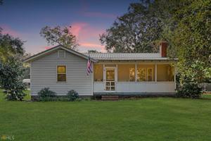 156 Banks Drive